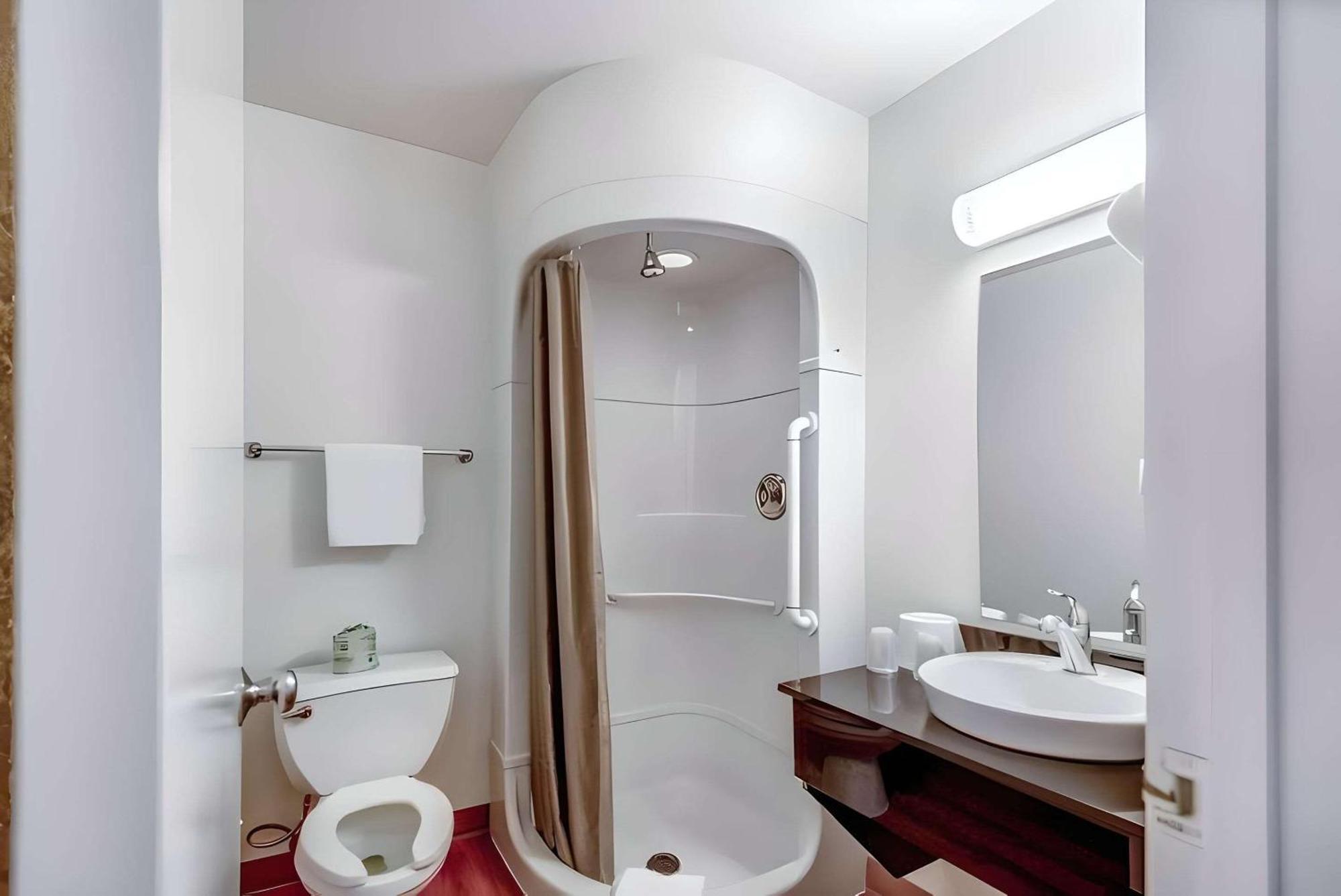 Park Inn By Radisson, Tracy Luaran gambar